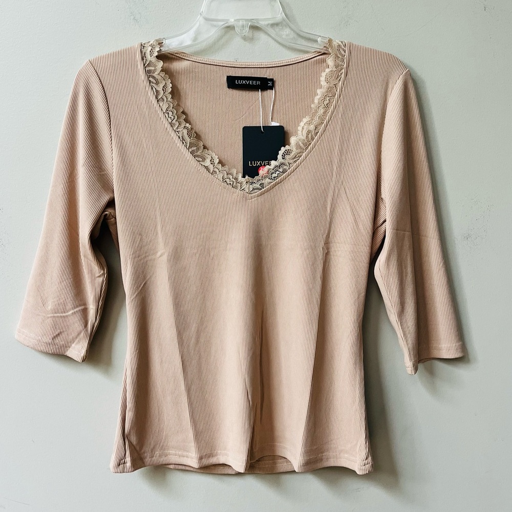 Luxveer Ribbed Lace V Neck Fitted Shirt Womens Medium Tan Stretchy Trendy NWT
